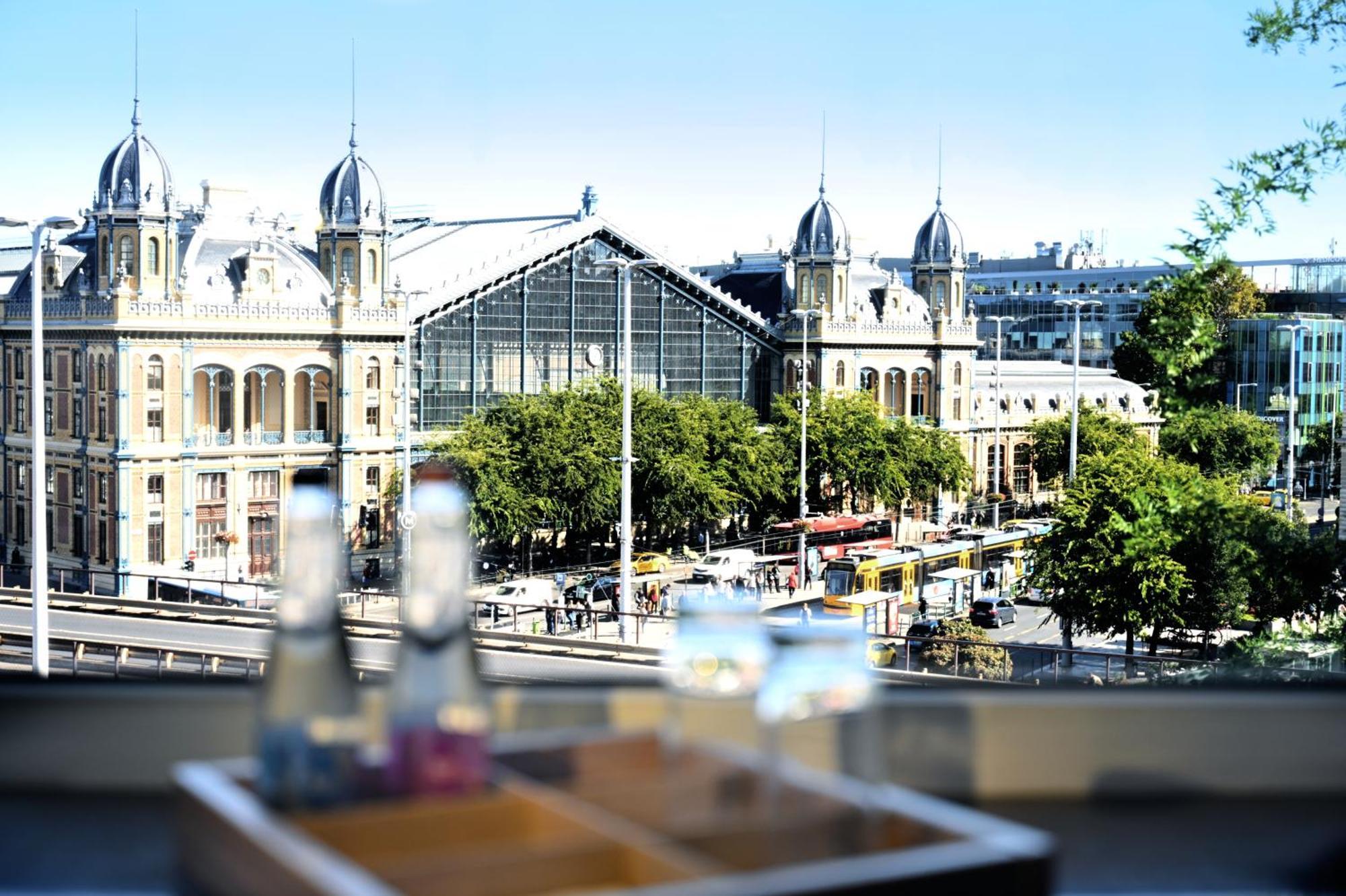 Fashion City Hotel Superior Budapeste Exterior foto
